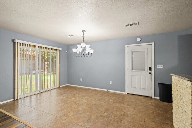 Building Photo - 432 Co Rd 4284