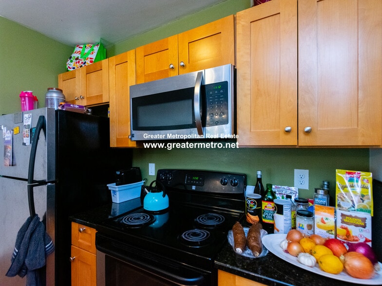 Building Photo - 41 Chelsea St