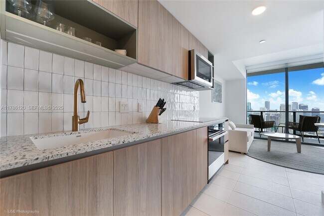 Building Photo - 159 NE 6th St