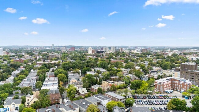 Building Photo - 1433 Cambridge St