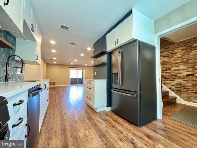 Building Photo - 3885 Steppes Ct