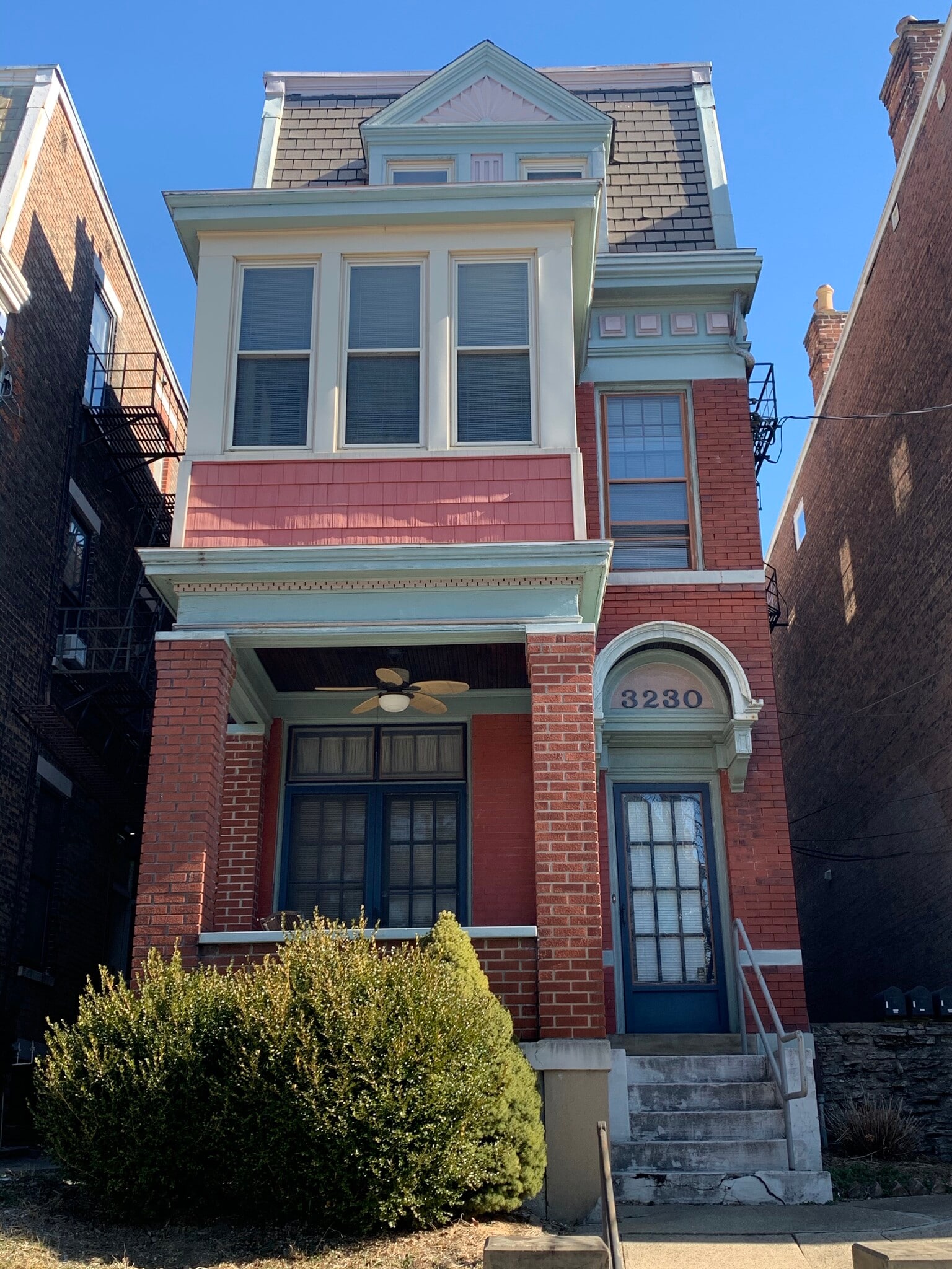 Building Photo - 3230 Bishop St