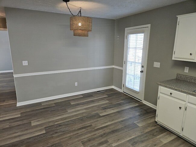 Building Photo - 124 Wolverine Trail