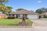 Building Photo - 7613 Marthas Way