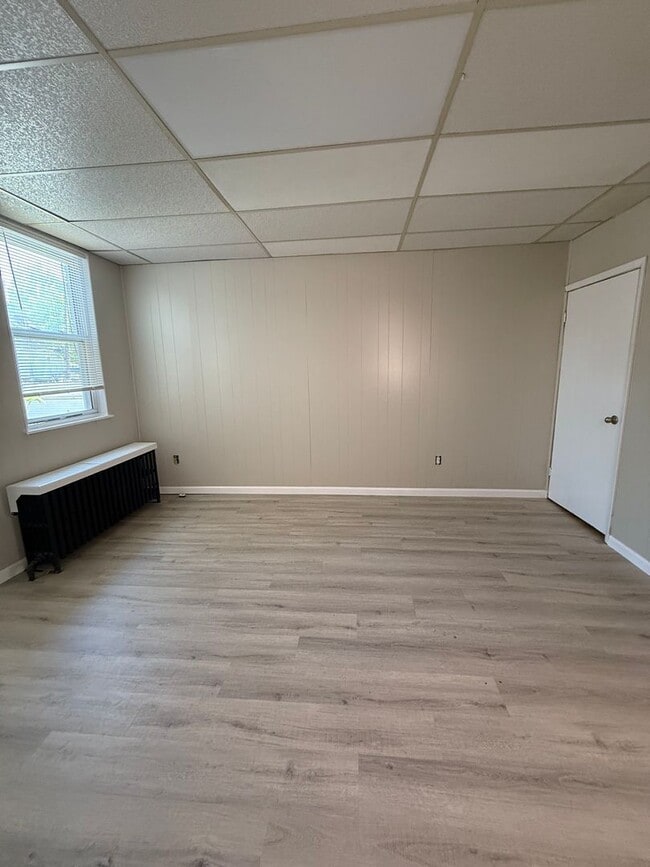Building Photo - Charming 2-Bedroom, 1-Bath Home