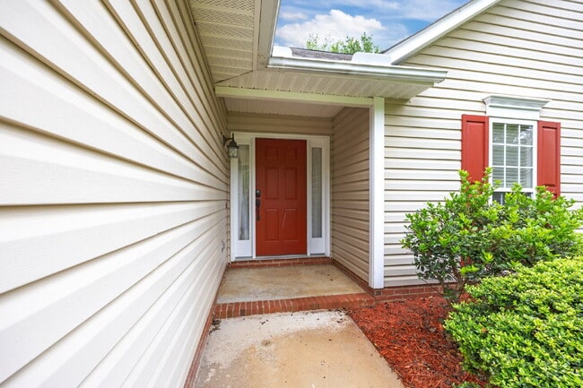 Building Photo - Convenient 3-Bedroom Rental with Fenced Ya...