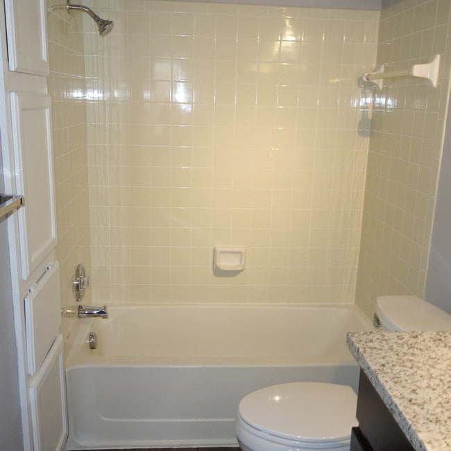 ROUND ROCK 2 BEDROOM / 1 BATH DUPLEX 621 Greenlawn Blvd Round Rock TX