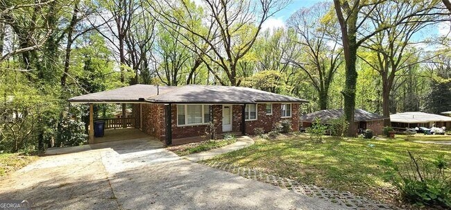 Building Photo - 2833 Rockcliff Rd SE