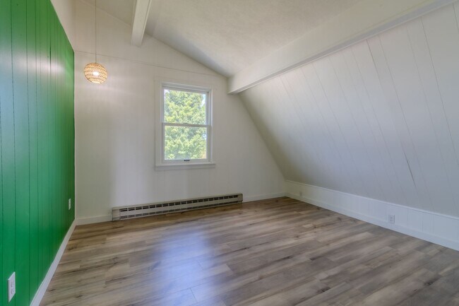 Building Photo - 7825 S Lake Leelanau Dr