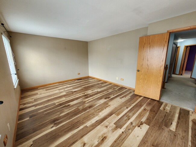 Building Photo - 5512 Stonybrook Dr