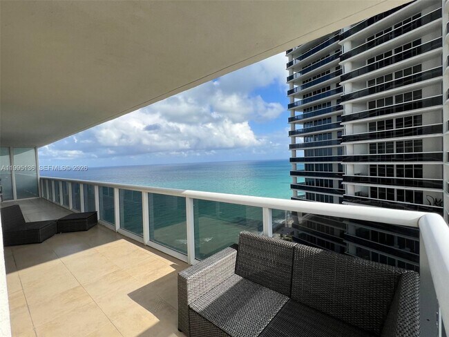 Building Photo - 1830 S Ocean Dr
