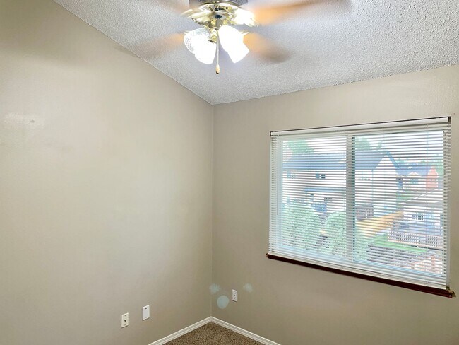 Building Photo - FANTASTIC 4 BEDROOM IN FAIRFAX
