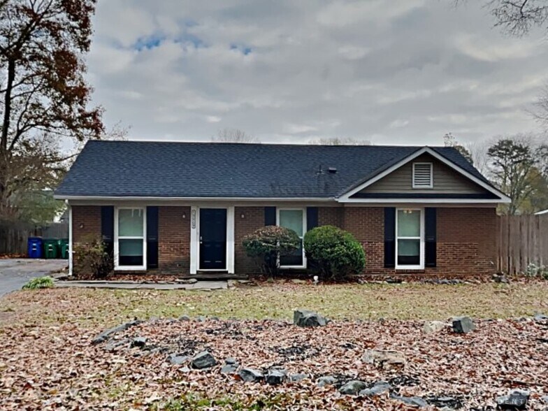 Building Photo - 15809 Fairfield Dr