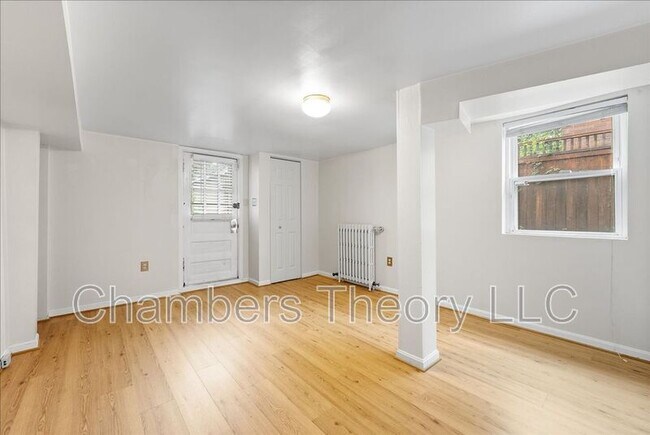 Building Photo - 1105 20th St