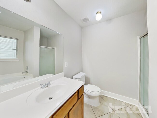 Building Photo - 6346 Hall Pond Ct