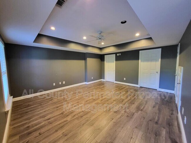 Building Photo - 1155 Davis Pl NW