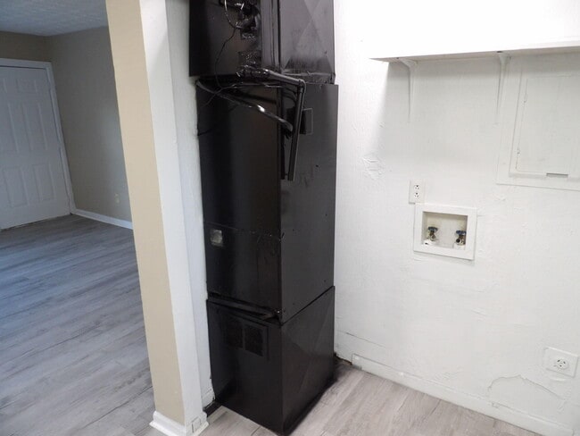 Building Photo - 217 Landings Dr