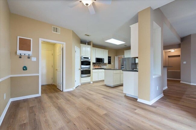 Building Photo - 1414 Dapplegrey Ln