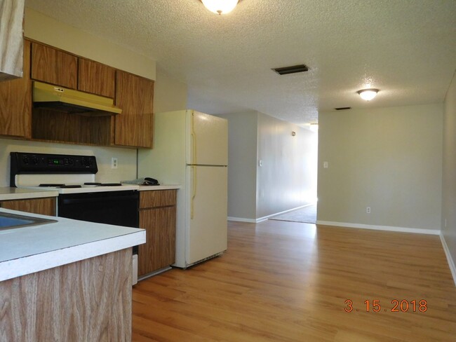 Building Photo - 2nd Floor Apartment in New Smyrna Beach