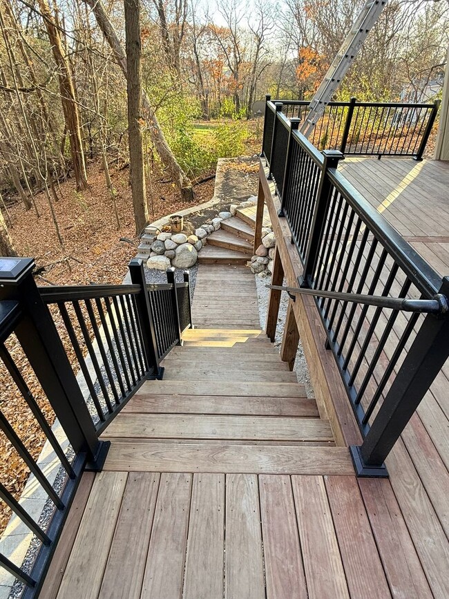 Building Photo - 3 Bed 2.5 Bath Home for Rent, 3.25 Wooded Acres, Oconomowoc Area Schools