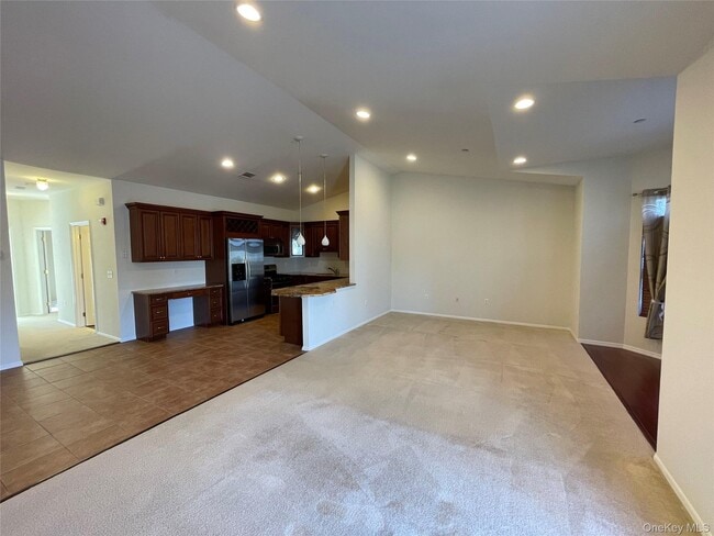 Building Photo - 75 Jacqueline Way