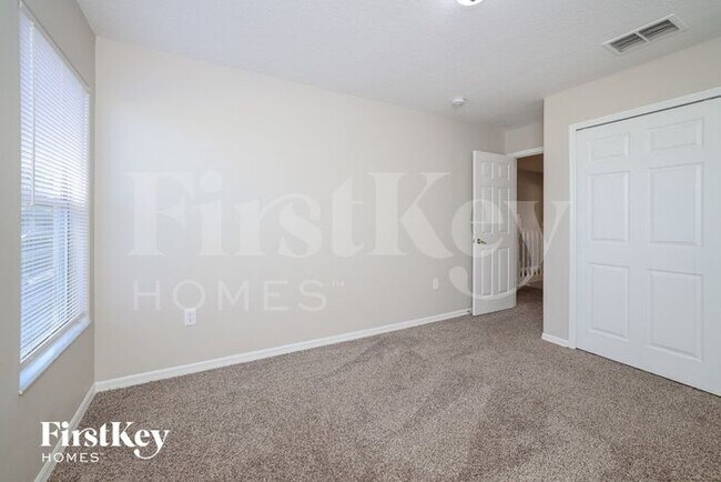 Building Photo - 1660 The Oaks Blvd