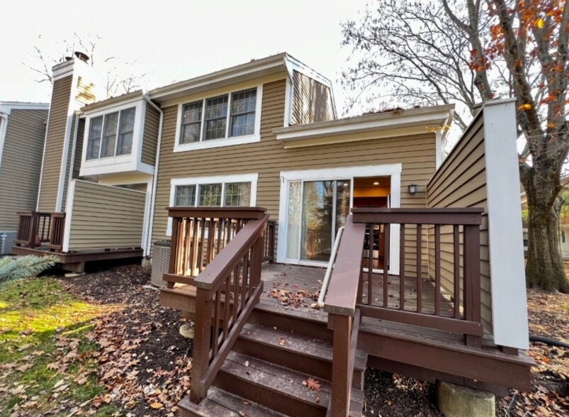 Building Photo - 19 Stone Run Rd