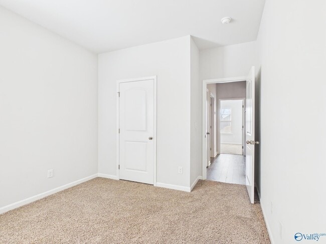 Building Photo - 506 E River Landing Blvd