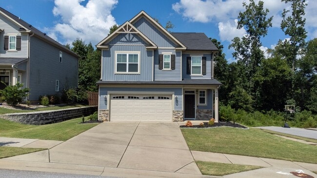 Building Photo - Almost new 4 bedroom 2.5 bathroom just off...