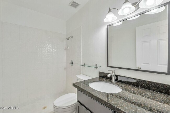 Building Photo - 3922 E Dahlia Dr