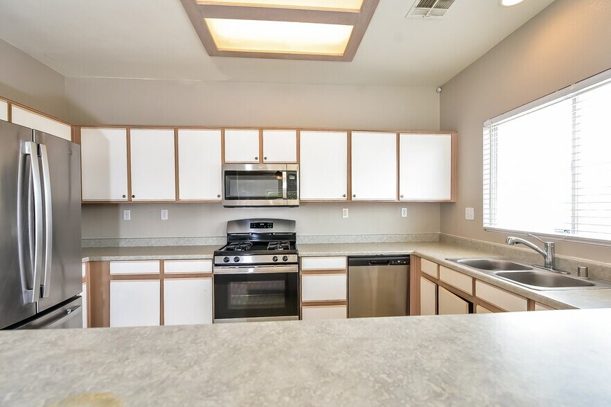 Building Photo - 5452 Pergola Ct