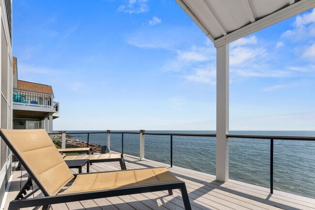 Building Photo - Grand View 115