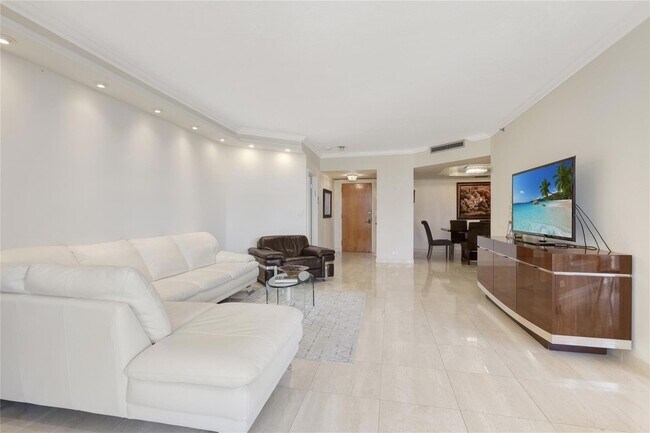 Building Photo - 20191 E Country Club Dr