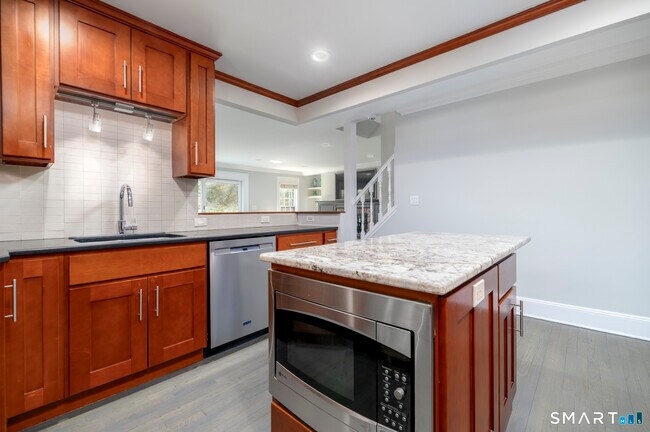 Building Photo - 47 Indian Harbor Dr