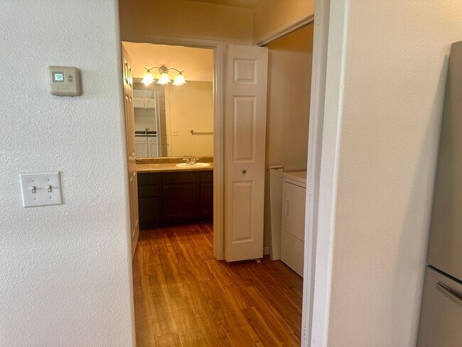 Building Photo - 6345 Chardonnay St