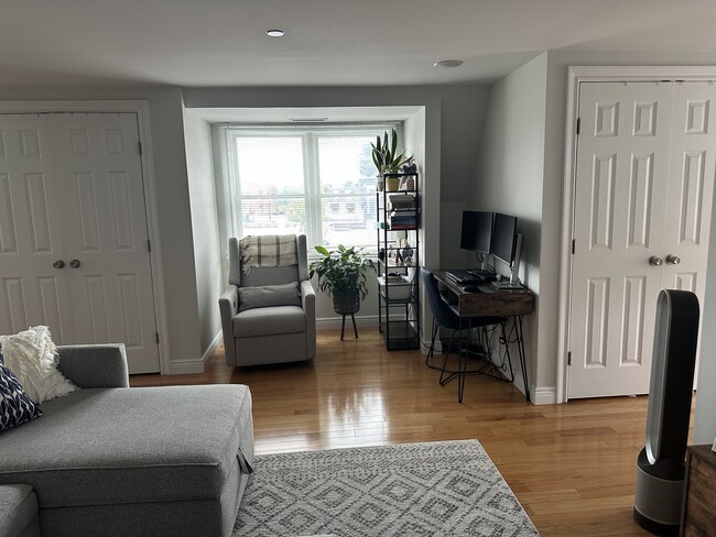 Building Photo - 11 Mill Rd