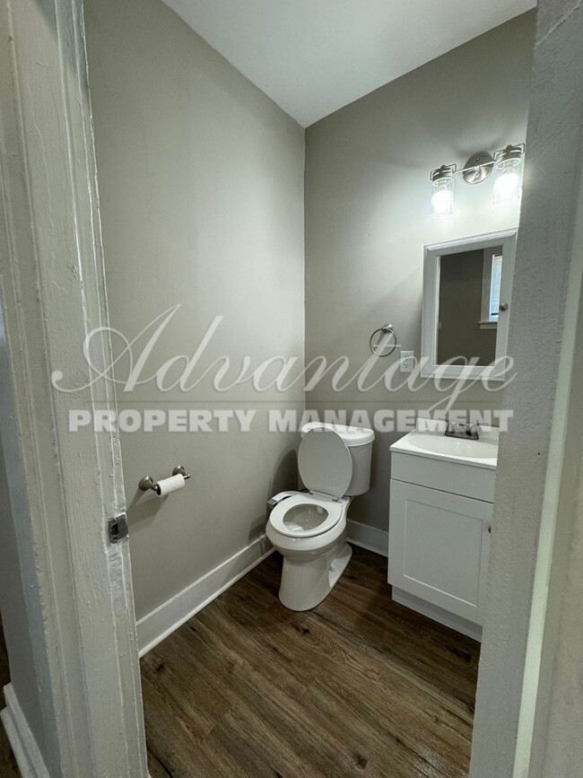 Building Photo - Schedule today to see this Midtown 1 Bedro...