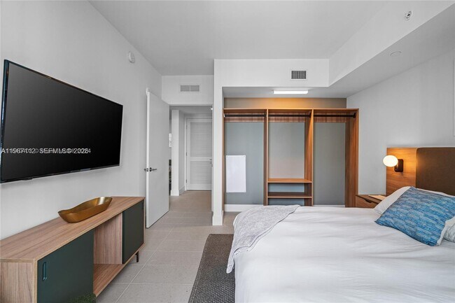 Building Photo - 159 NE 6th St