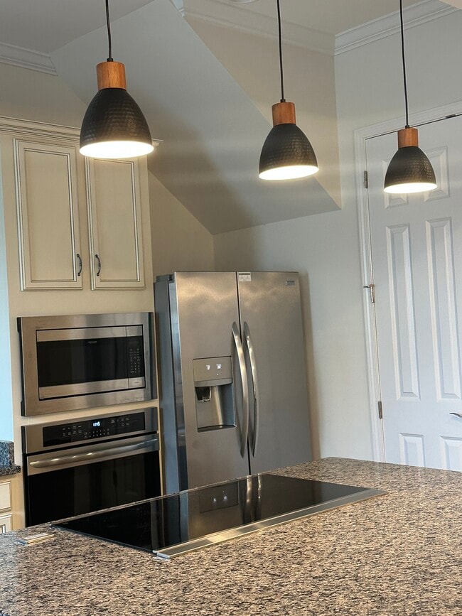 Building Photo - 2745 Cook Cir