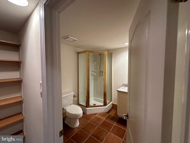 Building Photo - 5509 Thornbush Ct