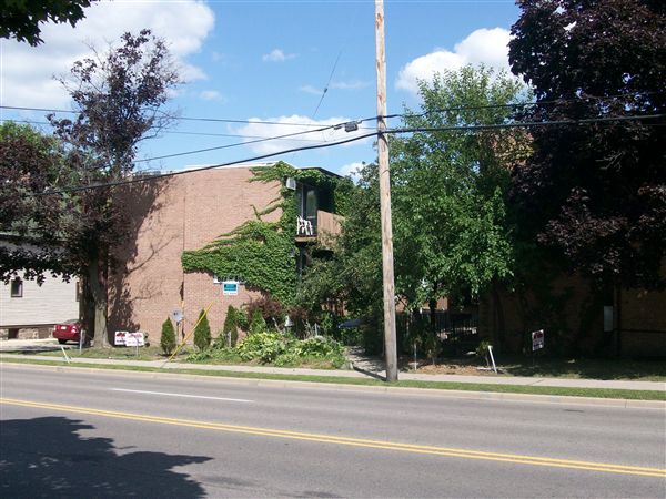 Building Photo - 813 S Main St