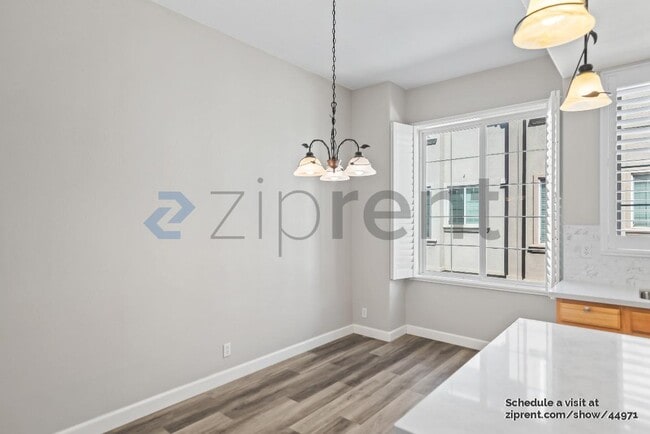 Building Photo - 727 Northrup St