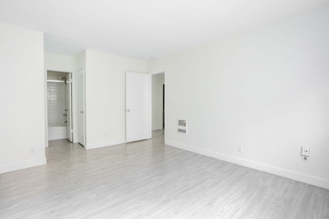 Interior Photo - Larrabee Square Apartments