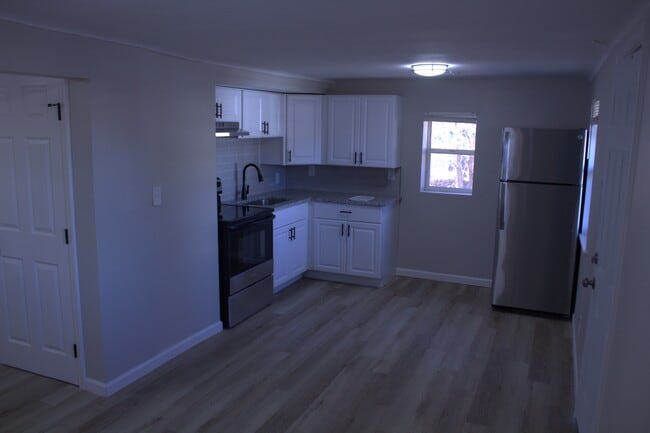 Building Photo - 9430 Echo Ln