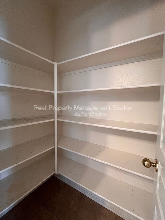 Building Photo - 14707 W Poinsettia Dr