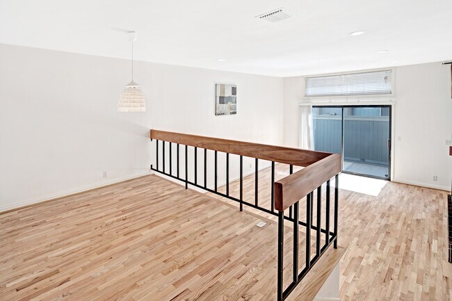 Building Photo - 1138 20th St