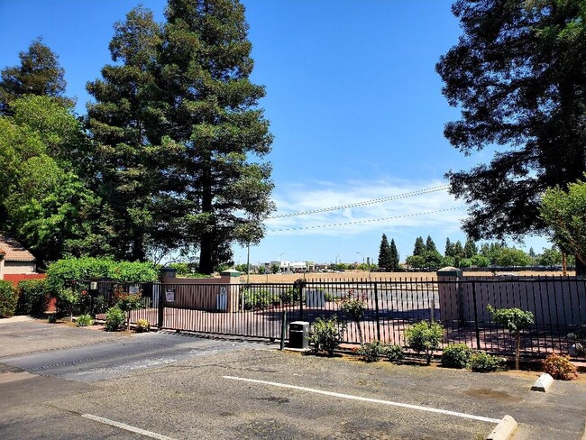 Building Photo - 5965 E Shields Ave