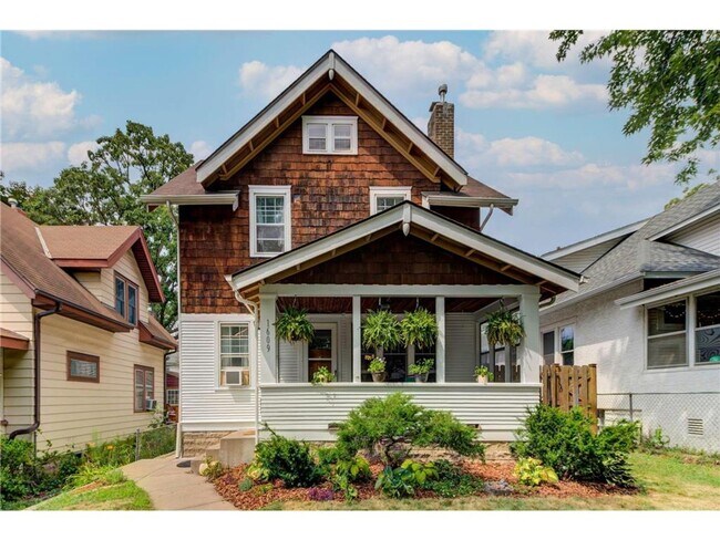Building Photo - Gorgeous 6 Bedroom in Midway- June 2026 Mo...