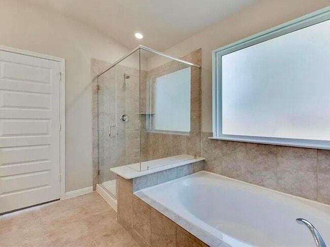 Building Photo - 2418 Humble Wy