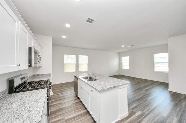 Building Photo - 10302 Florance Spring Dr